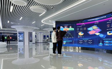 智慧辦稅新體驗(yàn) 探訪武漢智慧辦稅服務(wù)廳的“黑科技”與服務(wù)革新